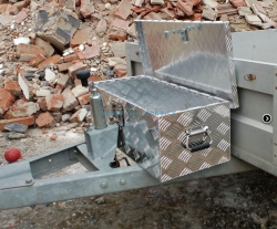 -Box na n�radie Hlin�kov�  so z�mkom 760x320x245mm